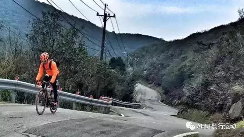哪个自行车爬坡轻松，探讨不同类型自行车的爬坡性能与选择策略