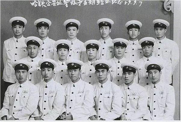 警服冬执勤服，功能与设计的完美结合