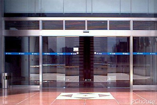 感应电动玻璃门价格及其相关因素探讨