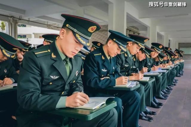 军校毕业后的待遇，荣耀与责任并存