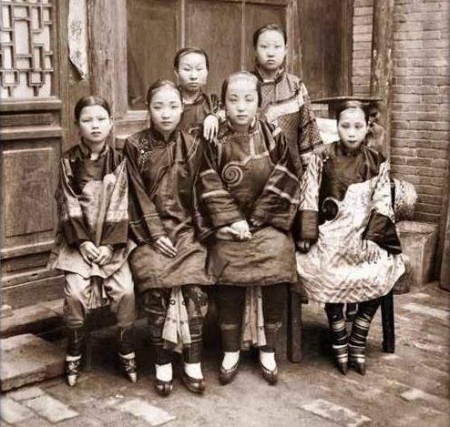 清朝旗人待遇，历史变迁与社会地位