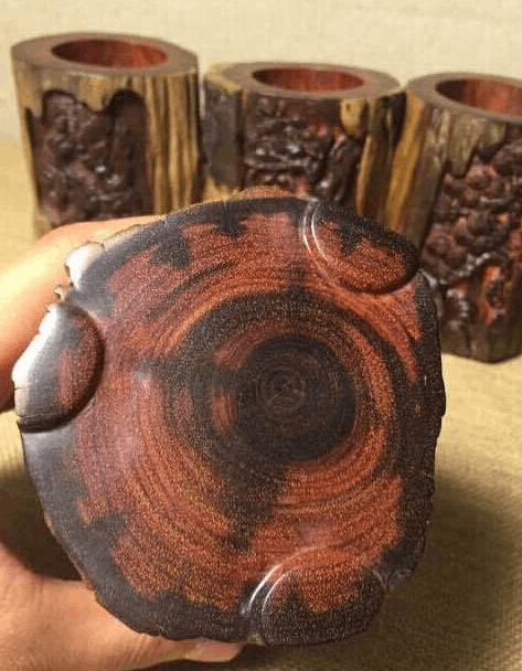 紫檀木的纹路之美，自然艺术的独特展现