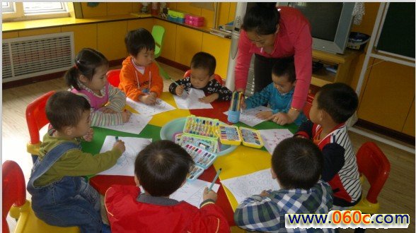 幼儿园美术教案，创意玩具制作与绘画活动