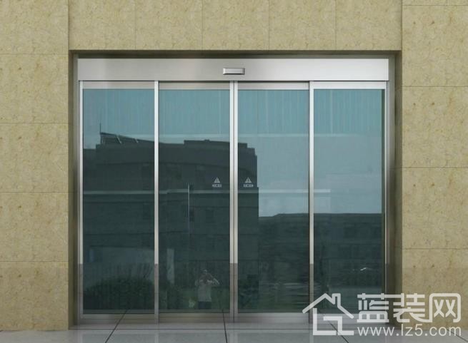 松下感应自动门调节，智能化便利的门户解决方案