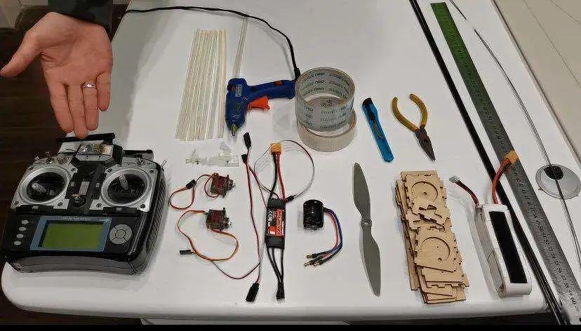 自己制作航模遥控器，探索与创新的旅程