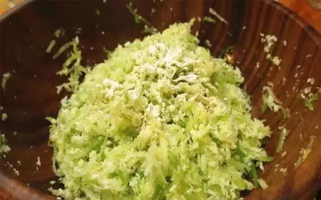 萝卜丝鸡蛋花汤，一道家常美味汤品的制作与品味