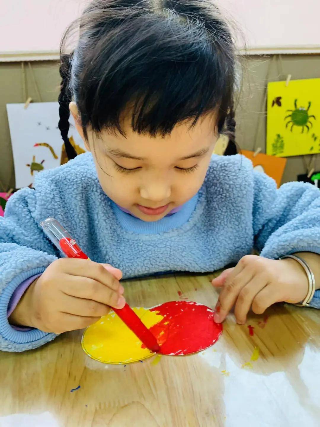 小班美术课程，颜色变变变