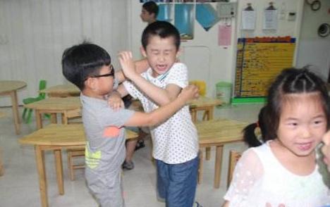 中班美术课程，探索圆圆的泡泡